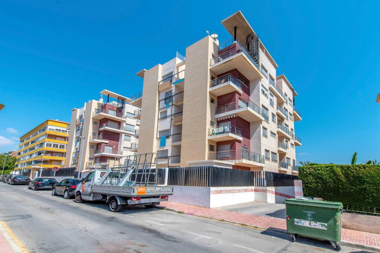 Punta Prima Homes 托雷维耶哈 外观 照片