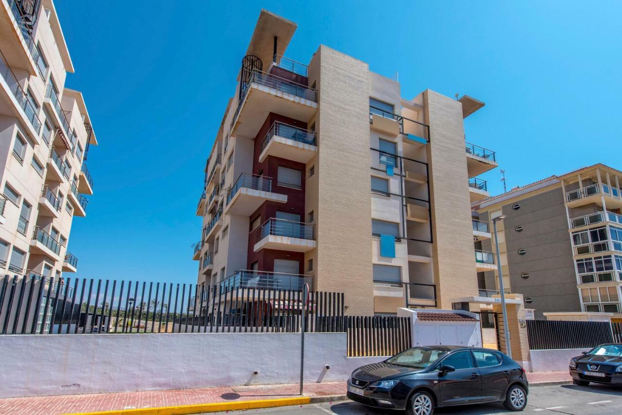 Punta Prima Homes 托雷维耶哈 外观 照片