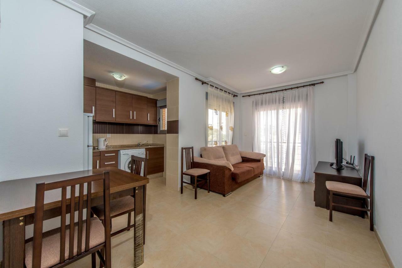 Punta Prima Homes 托雷维耶哈 外观 照片