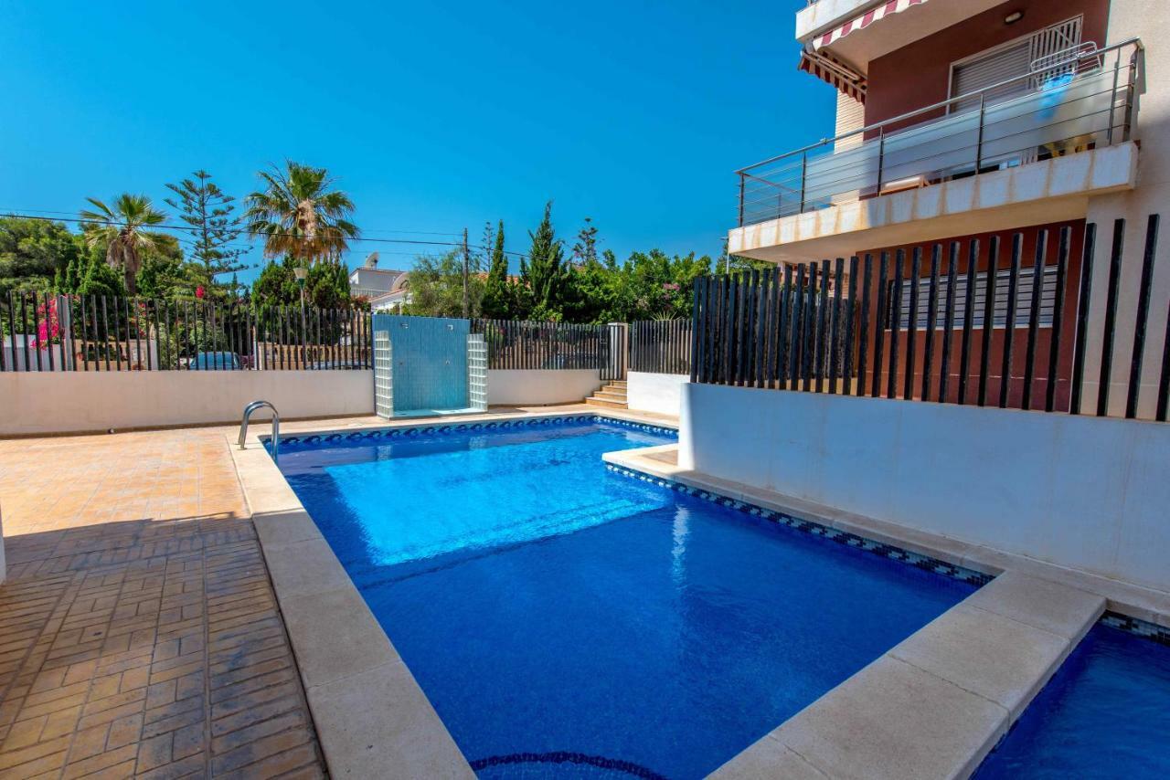 Punta Prima Homes 托雷维耶哈 外观 照片