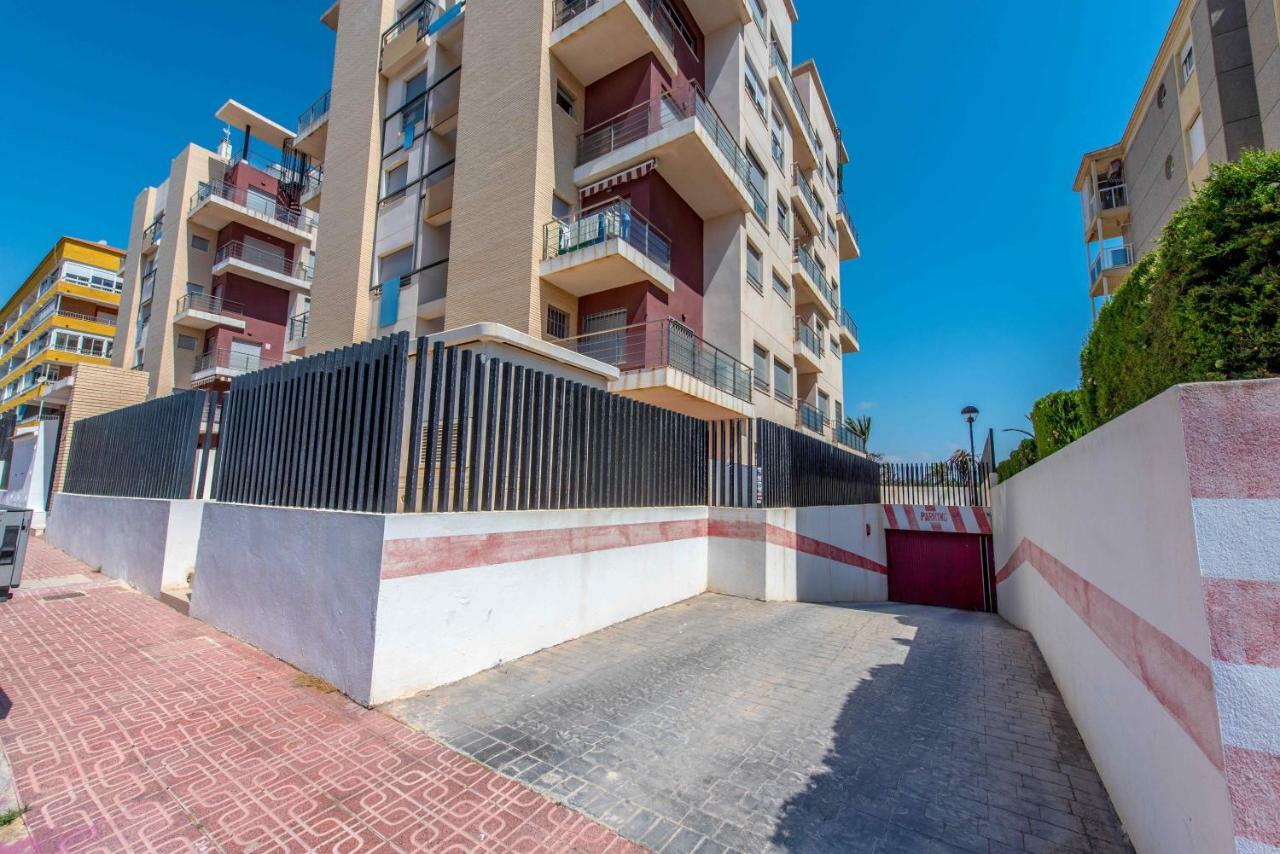 Punta Prima Homes 托雷维耶哈 外观 照片
