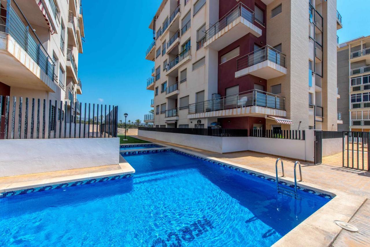 Punta Prima Homes 托雷维耶哈 外观 照片