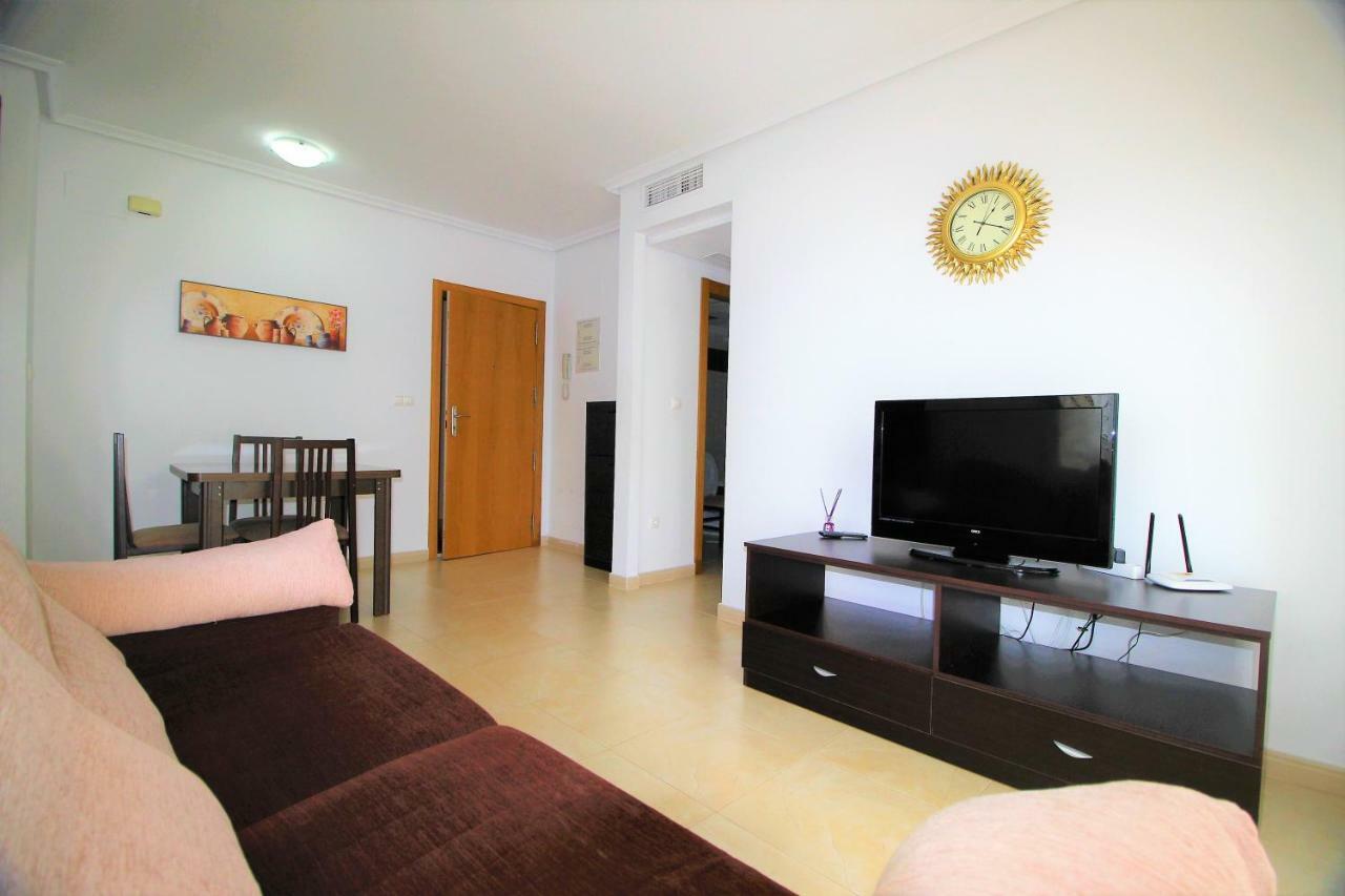 Punta Prima Homes 托雷维耶哈 外观 照片