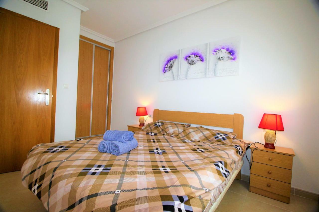 Punta Prima Homes 托雷维耶哈 外观 照片